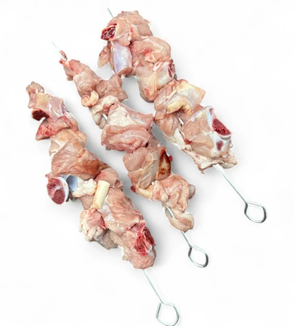 Pinchos de lechazo al estilo Traspinedo listos para brasa o asar